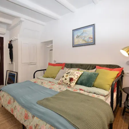 Hedera Studio In Old Town Apartament *