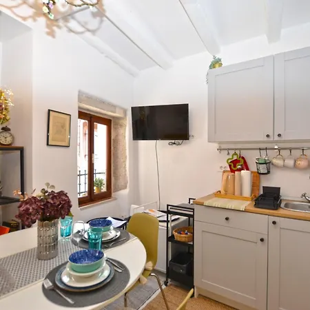 Hedera Studio In Old Town Apartament